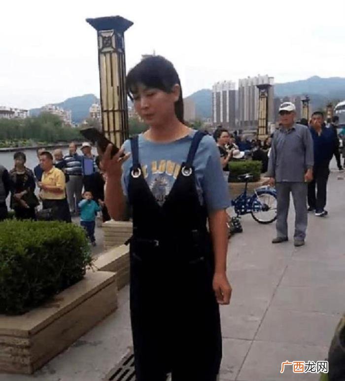 两任丈夫都是二婚 阎学晶的两任老公
