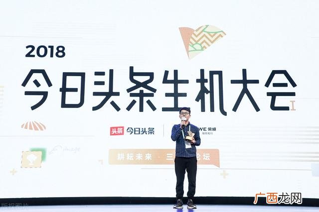开广告设计店赚钱吗,图文广告店一年能赚多少啊