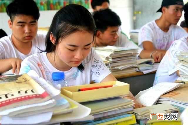 高考后什么时候查分 高考什么时候出成绩