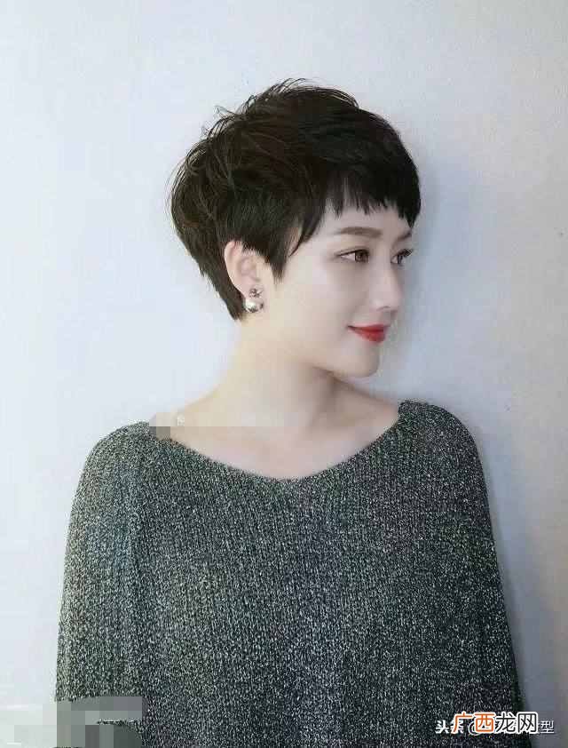 值得推荐的短发发型 头发厚适合什么发型