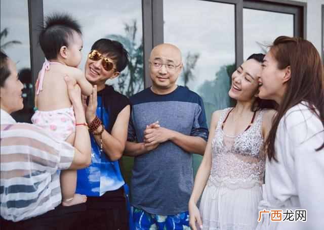 包贝尔和王祖蓝什么关系（两个人为什么那么像