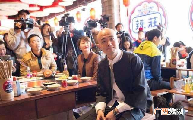 包贝尔和王祖蓝什么关系（两个人为什么那么像
