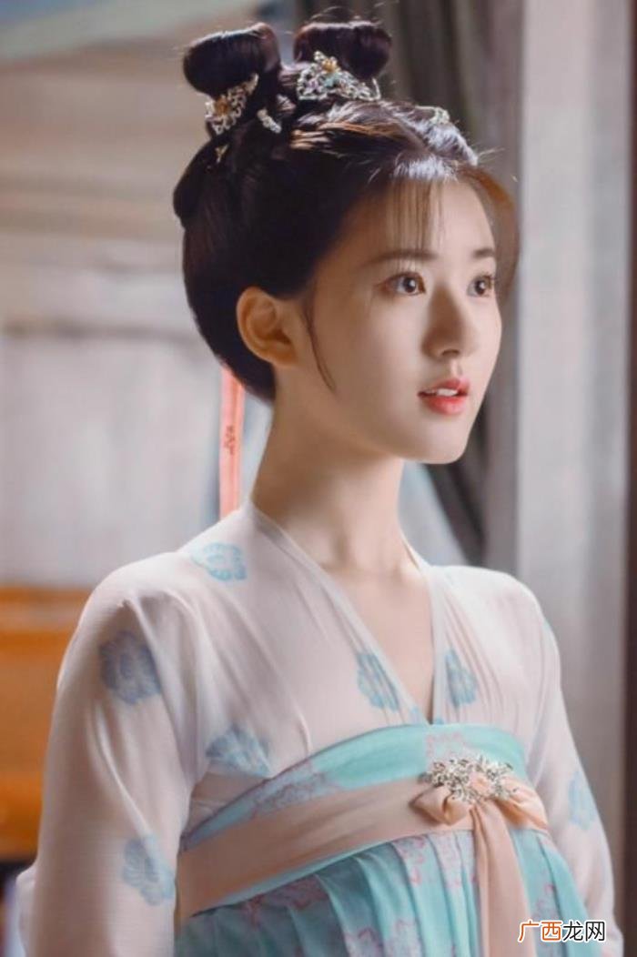 明星古装图片，10位古装美人露肩古装