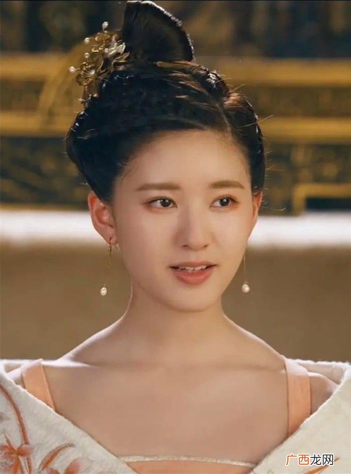 明星古装图片，10位古装美人露肩古装