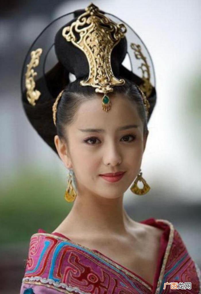 明星古装图片，10位古装美人露肩古装