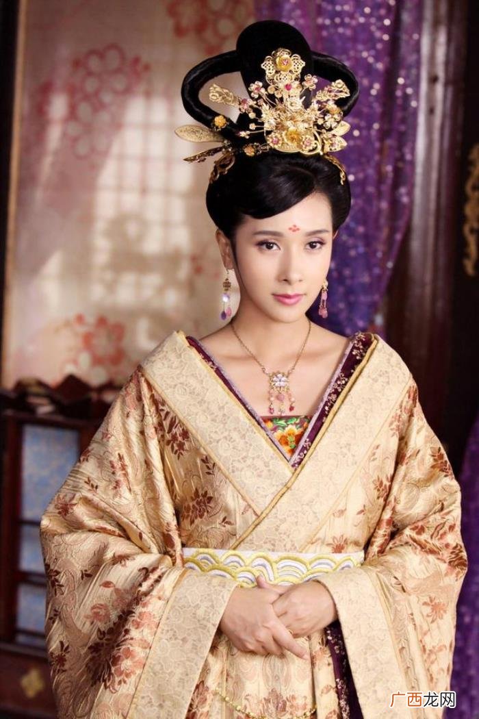 明星古装图片，10位古装美人露肩古装