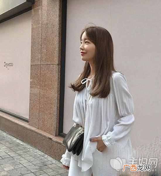 最火的头发颜色推荐 染什么颜色头发显白