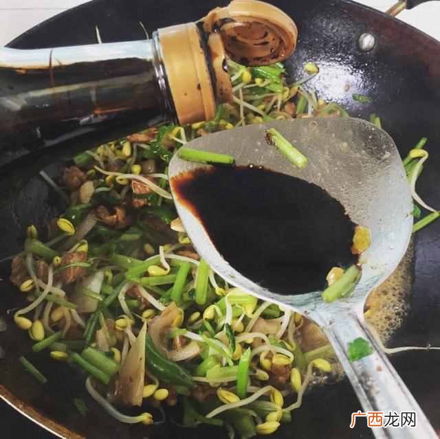俗语打酱油是什么意思 酱油什么意思