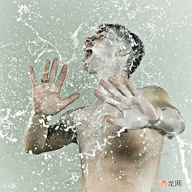 网络用语围脖是什么意思 围脖是什么意思