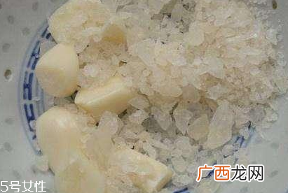 止咳药水一次喝多少？过量会产生幻觉