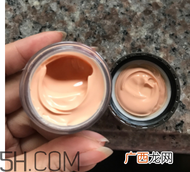Olay素颜眼霜适合多大年纪？什么功效？