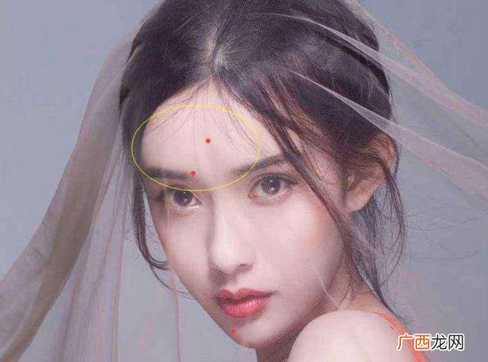 屁股有痣的女人，细数女人身上的幸福好运痣