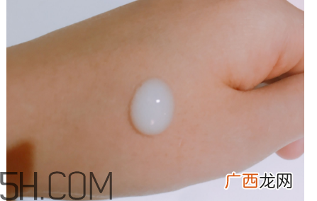 Olay小脸精华露适合什么季节用？什么肤质？