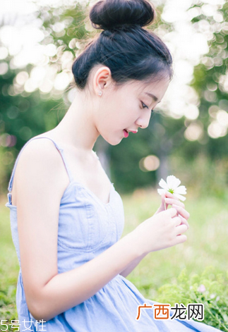 息斯敏能治荨麻疹吗？荨麻疹要这样治