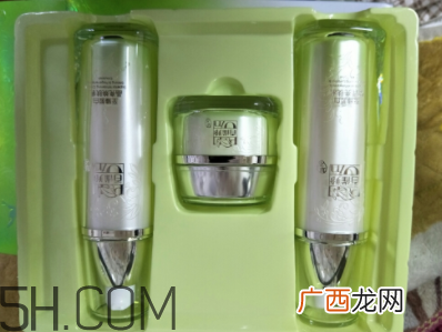 百雀羚至臻皙白组合套装包含哪些？什么功效？