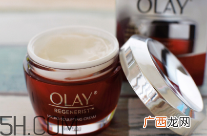 olay大红瓶面霜适合白天用吗？能见光吗？