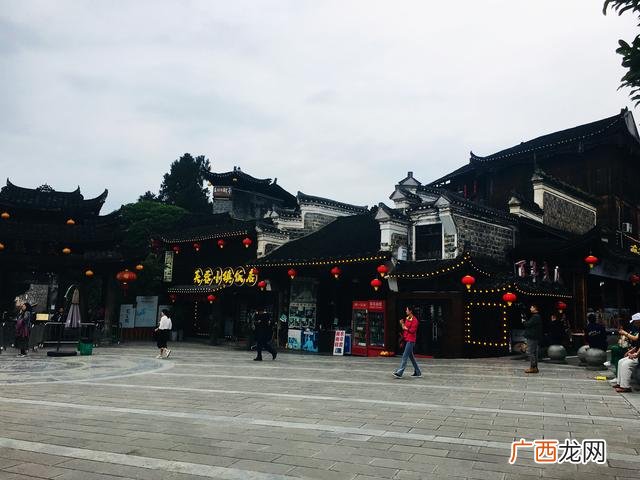 旅游区做什么生意火爆 古镇里开什么特色店