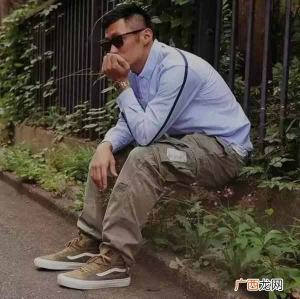 潮牛达人教你穿搭 工装裤配什么鞋好看