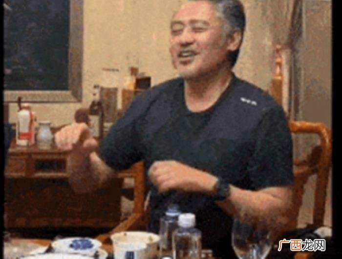 演员吴秀波，吴秀波却只是放弃当演员