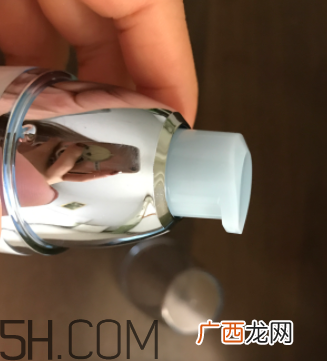 欧诗漫细致毛孔精华露适合肤质_适合年龄