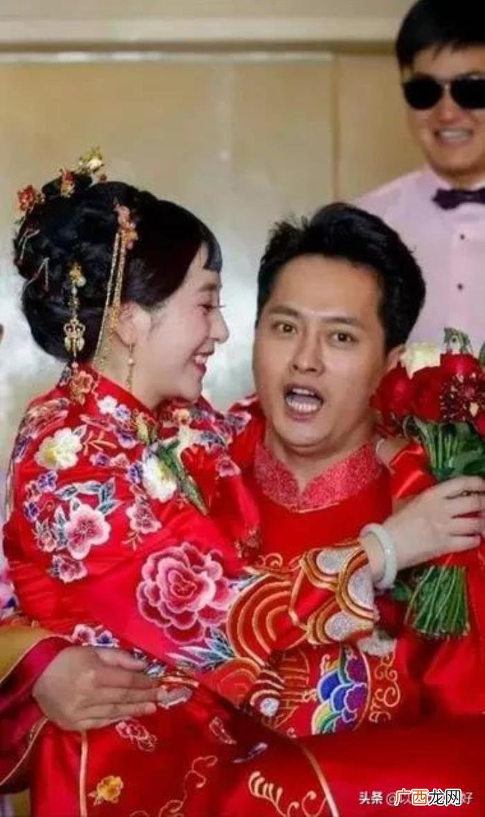 云飞在前妻女儿紧要关头 云飞结婚照