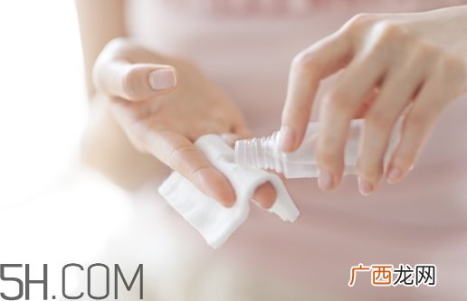 湿敷刺痛怎么回事？化妆水湿敷刺痛感怎么办？