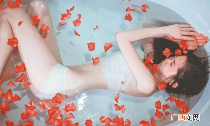 用十首古诗将女人的美从头写到脚 形容女人漂亮的诗句