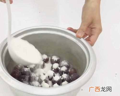 面粉洗葡萄什么原理 怎么洗葡萄又快又干净