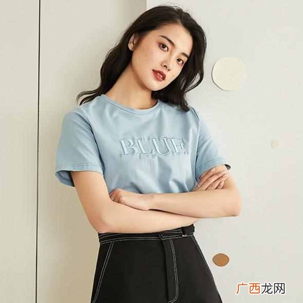 推荐几款颜色显白 肤色暗黄穿什么颜色好看