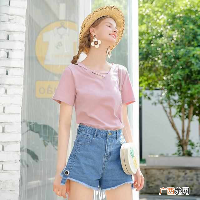 推荐几款颜色显白 肤色暗黄穿什么颜色好看