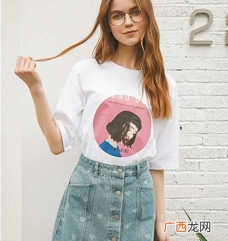 推荐几款颜色显白 肤色暗黄穿什么颜色好看