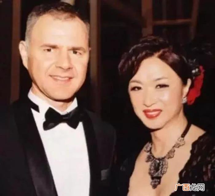 和老公汉斯离婚只用5分钟 金星离婚了吗