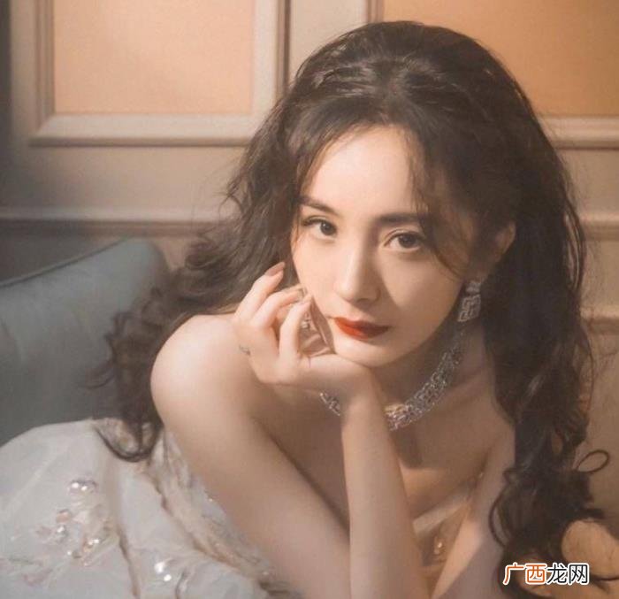 杨幂怎么出道，顶流杨幂怎么成功的