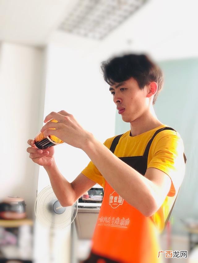 在奶茶店上班要学什么 自己开奶茶店去哪里学