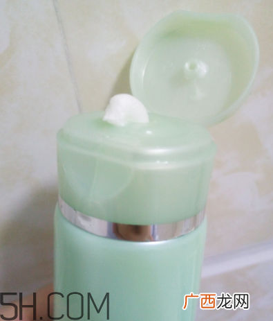 欧诗漫控油洁面乳使用心得_产品评测