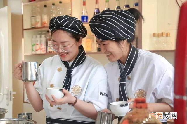 女生学西点师要学多久 女性没学历学什么技术好