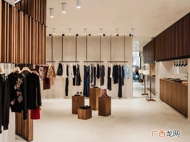 装修效果图,女服装店铺装修设计图片