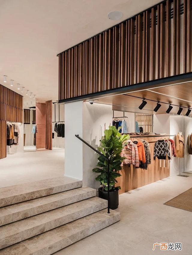 装修效果图,女服装店铺装修设计图片