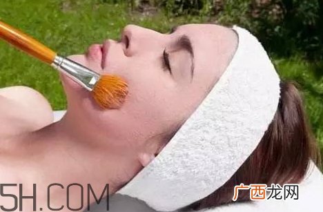 医院刷酸用的是什么？为什么医院刷酸那么贵