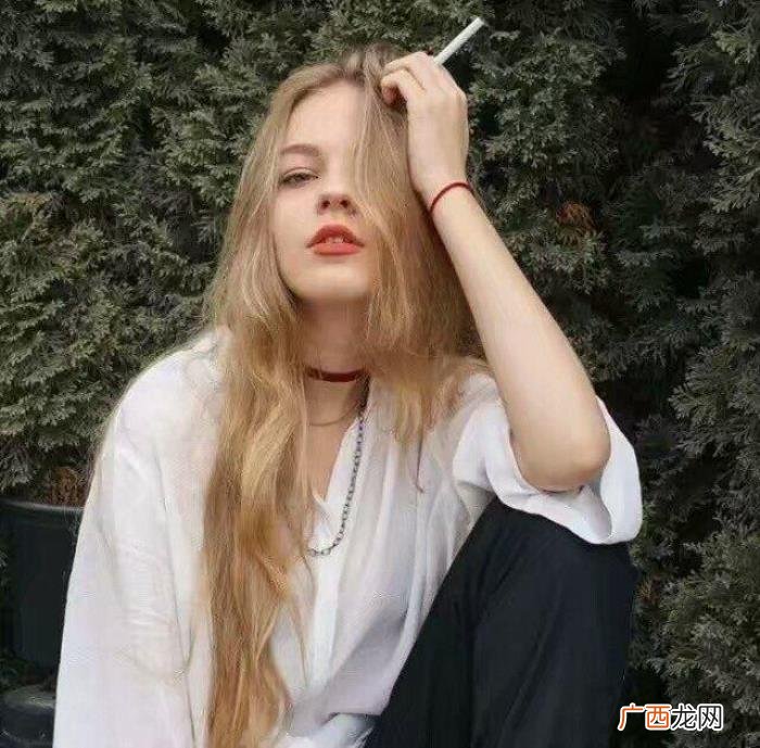 分手后谁先主动联系,分手后双方再次联系