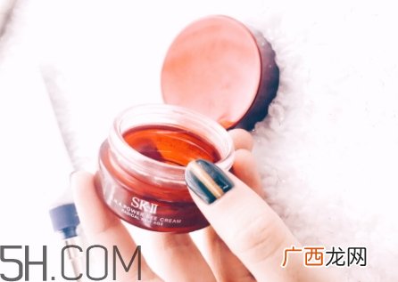百优眼霜和sk2眼霜哪个好？百优眼霜和sk2眼霜对比