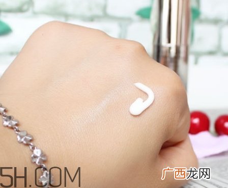 百优眼霜和sk2眼霜哪个好？百优眼霜和sk2眼霜对比