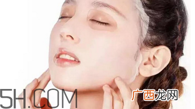 压缩面膜用清水泡好吗？压缩面膜敷完要洗脸吗？