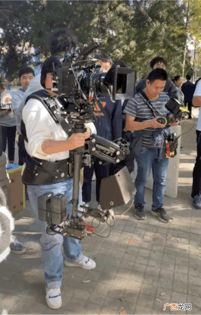 贾玲年轻时旧照曝光 贾玲年轻时