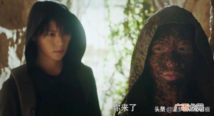 张起灵和陈文锦睡了，张起灵和陈文锦是何关系