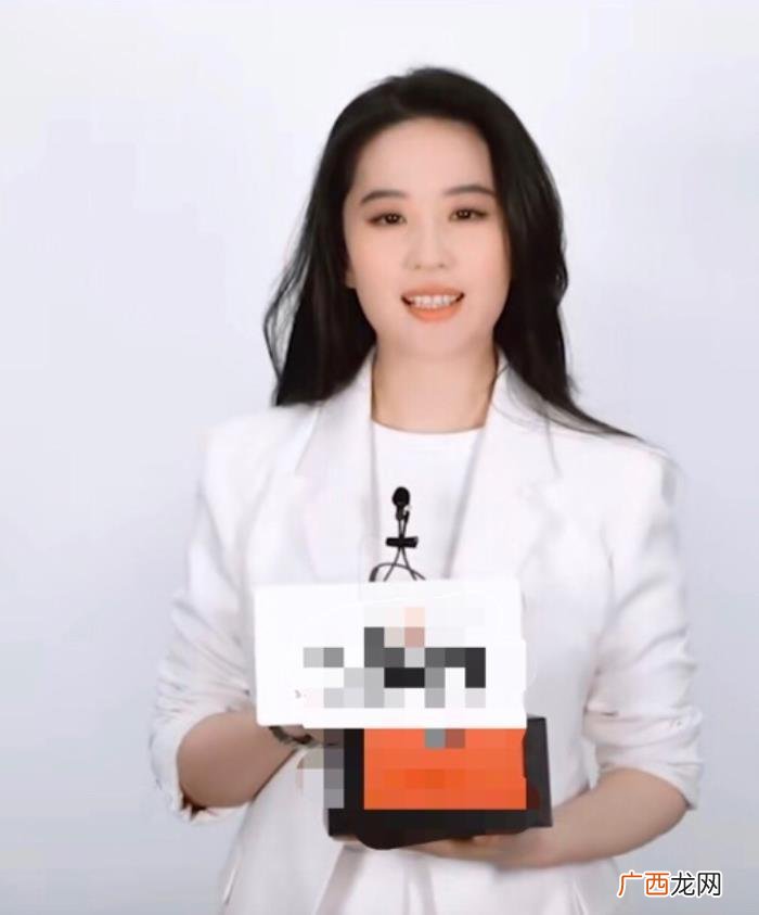 刘亦菲近期全身近照，33岁刘亦菲近照曝光