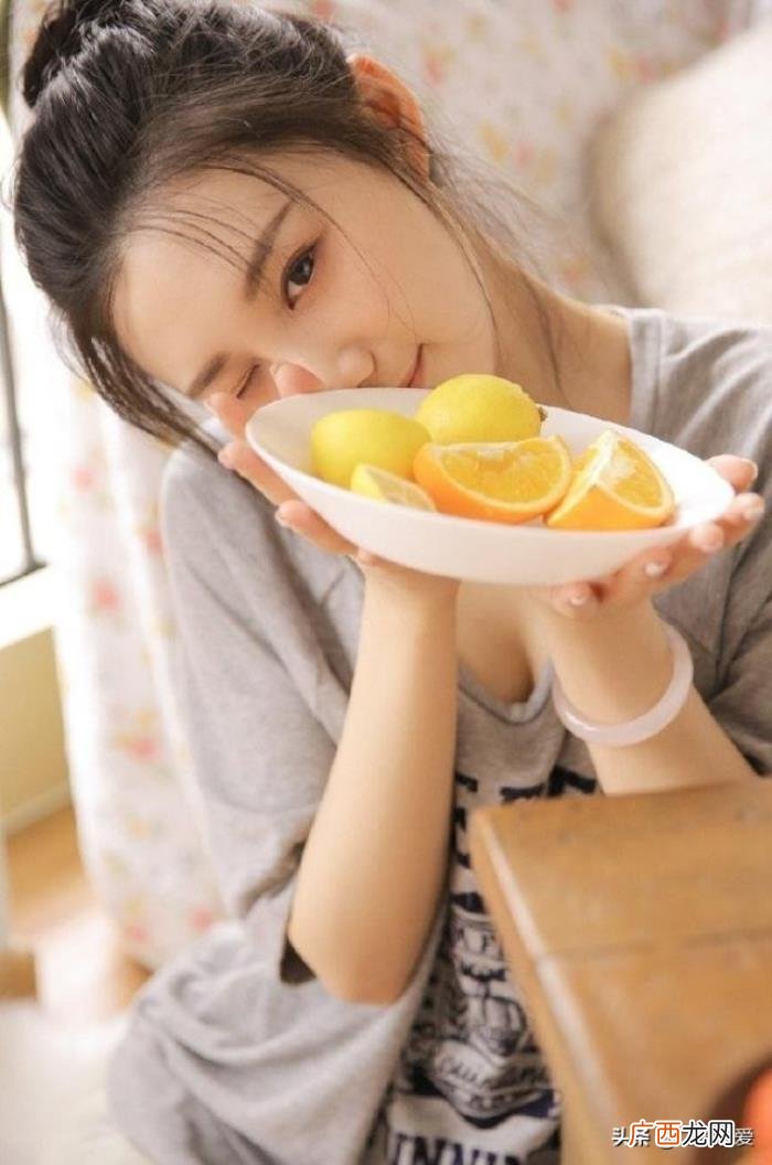 女孩子假拒绝男的表现，女生的4种假性拒绝