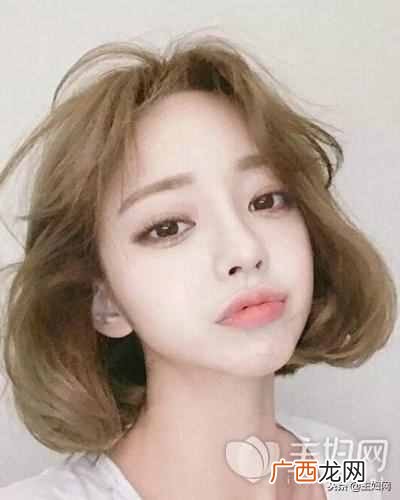 10款适合大圆脸的发型 圆脸做什么发型好看