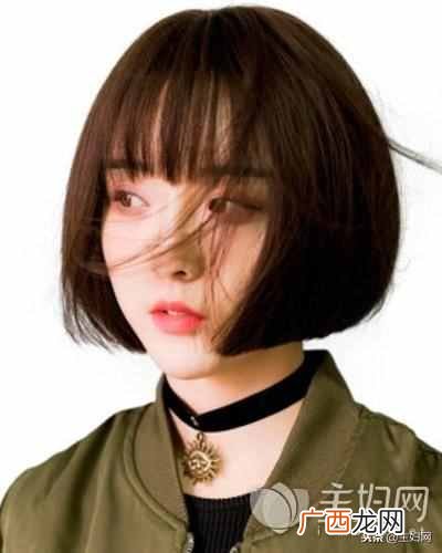 10款适合大圆脸的发型 圆脸做什么发型好看