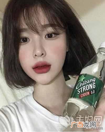 10款适合大圆脸的发型 圆脸做什么发型好看